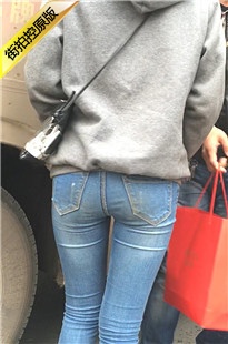 极品蓝色紧牛美眉翘臀让人如何受得了[537M/MOV]