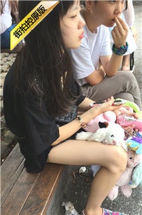 纯纯的妹子，嫩嫩的腿[383M/MOV]