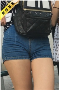 【狼哥最新原创作品】公交站点紧牛MM[MP4/3GB]