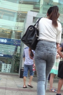 高腰紧牛美女PG翘[113M/MTS]