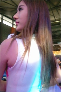 鼓鼓的小天鹅美眉[678M/MP4]