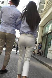 【幽明作品】紧身白裤内痕美女[MP4/489MB]