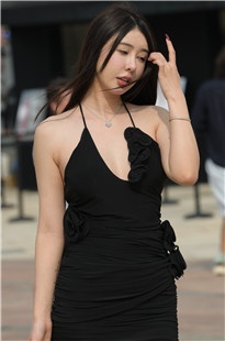 性感美腿美足美女3A7971[3.32G]