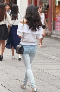 街拍清纯气质牛仔MM[18P]